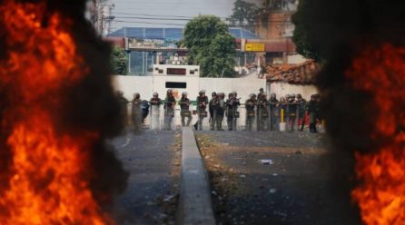 Venezuela clashes as aid is blocked