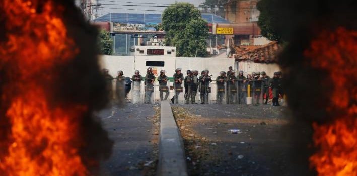Venezuela clashes as aid is blocked