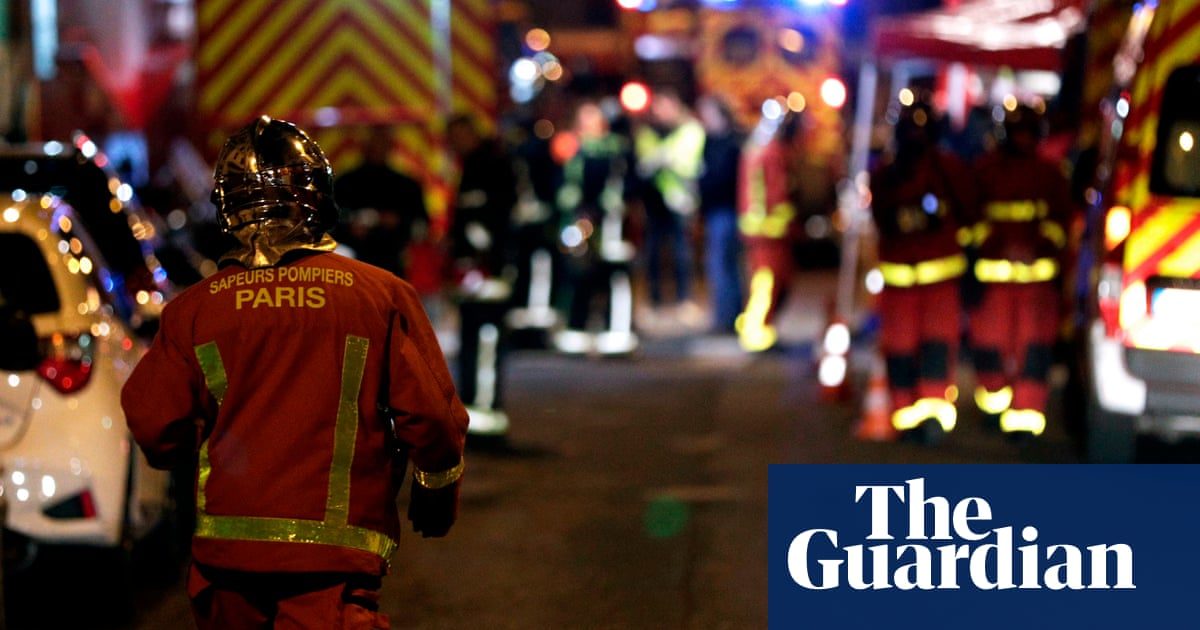 Seven killed in Paris building blaze