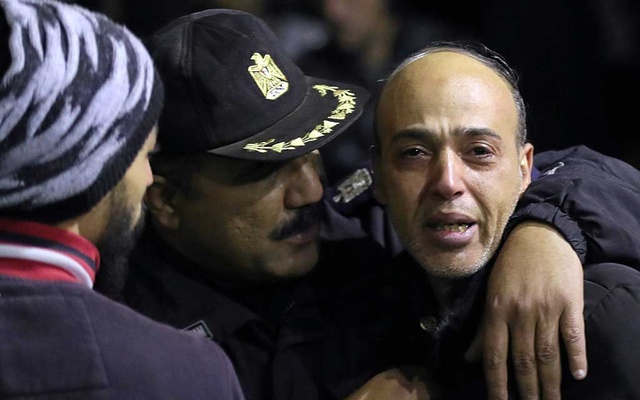 Two policemen killed in blast in central Cairo