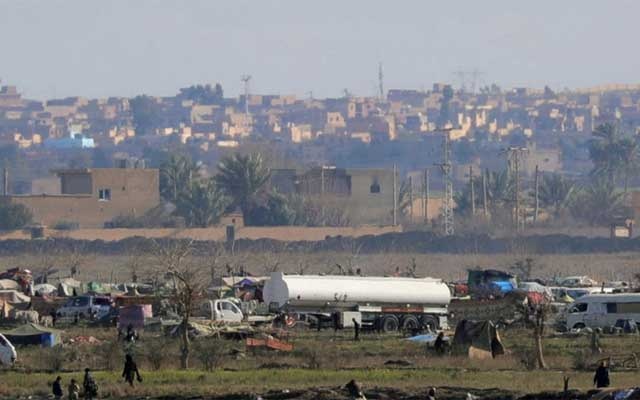 Trucks evacuate civilians from last IS pocket in Syria: SDF official