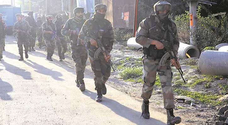 4 Indian soldiers killed in fighting with Kashmir rebels