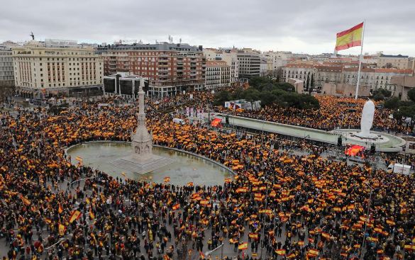 Madrid demonstrators reject government’s Catalonia policy