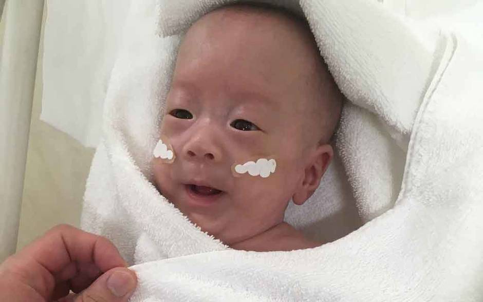 World’s smallest baby boy goes home from Japan hospital