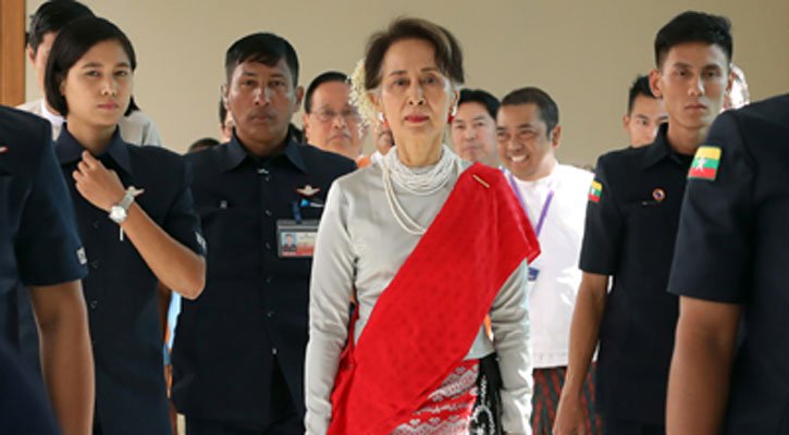 Suu Kyi woos investors to crisis-hit Rakhine, decries ‘negative’ focus