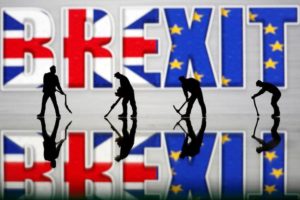 May risks ‘total collapse’ of govt in Brexit impasse