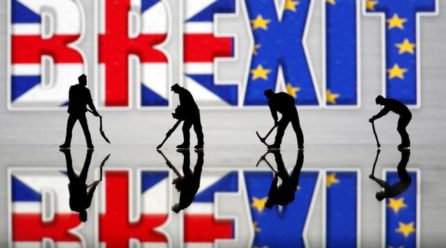 May risks ‘total collapse’ of govt in Brexit impasse