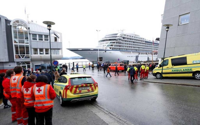 Cruise ship reaches Norway port after near disaster, dramatic rescues