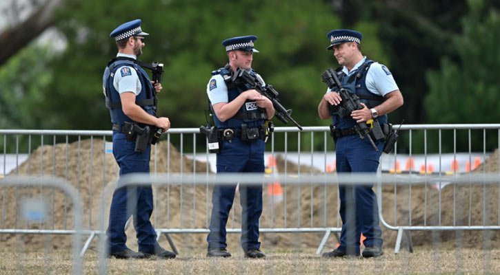 Australia police raid homes linked to NZ shooting