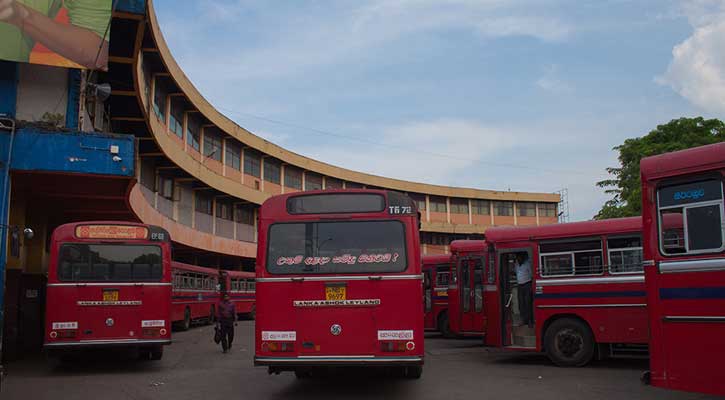 87 bomb detonators found at Colombo bus station