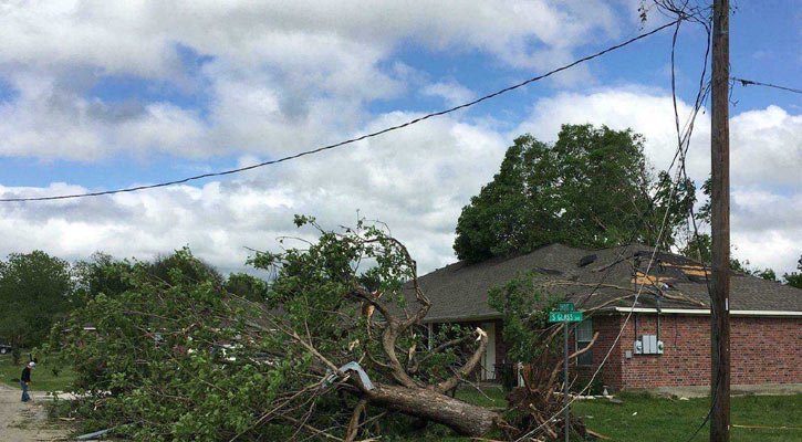 8 killed as strong storms hit US South