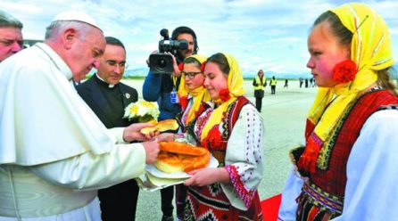 Pope urges Balkans to embrace diversity