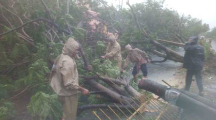 Fani starts weakening, says IMD; 6 killed in Odisha