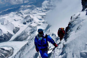 Everest death toll reaches 10