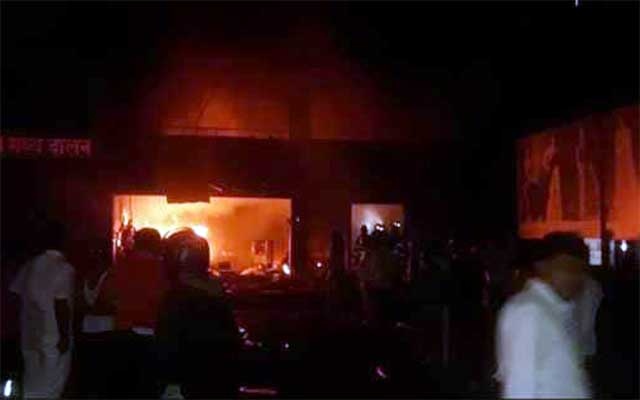 Fire at clothing warehouse kills five in India