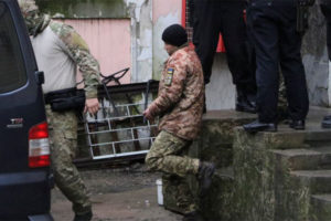 Russia ordered to release Ukraine sailors