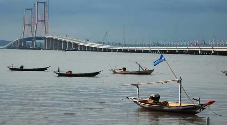 15 dead in Indonesia ferry capsize