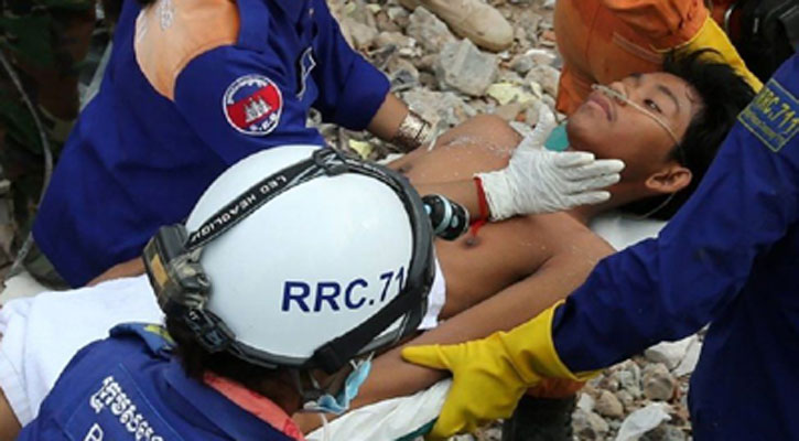 Two pulled alive from Cambodia building collapse