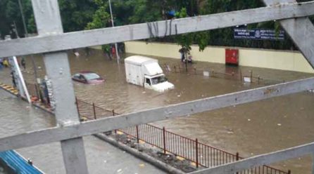 Rain shuts down Mumbai, 16 dead, holiday declared