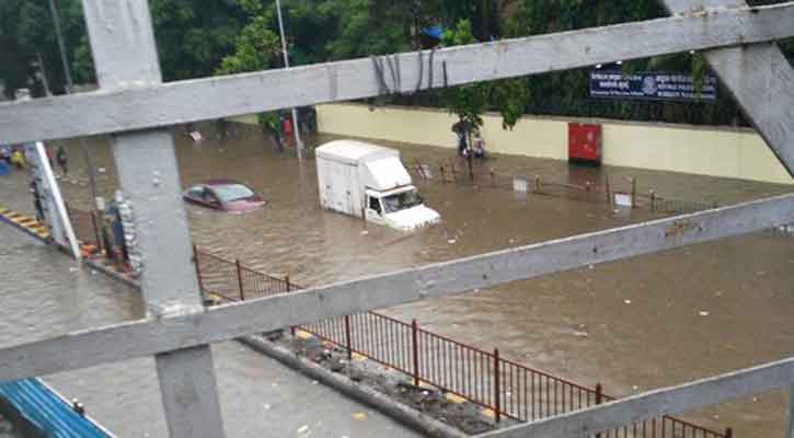 Rain shuts down Mumbai, 16 dead, holiday declared