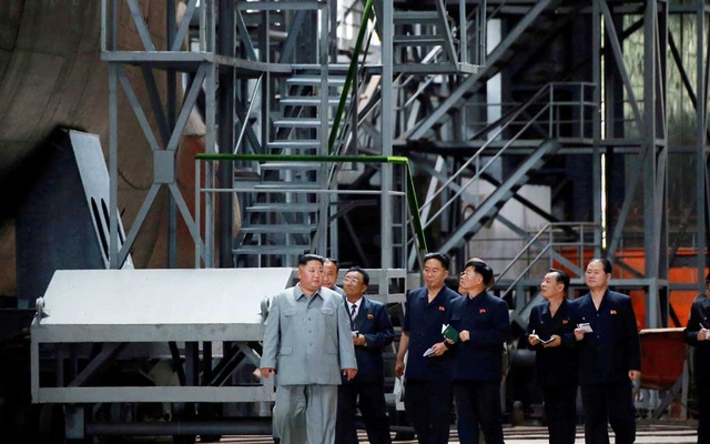 N Korea’s Kim parades new submarine