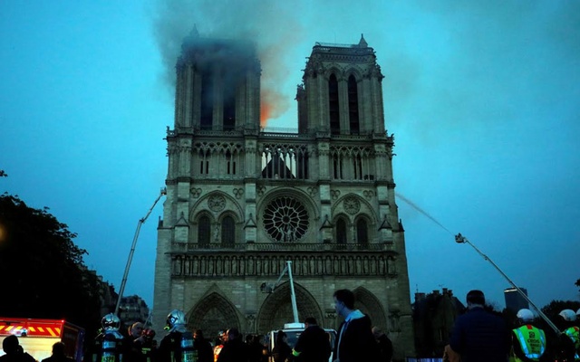 Notre Dame almost collapsed