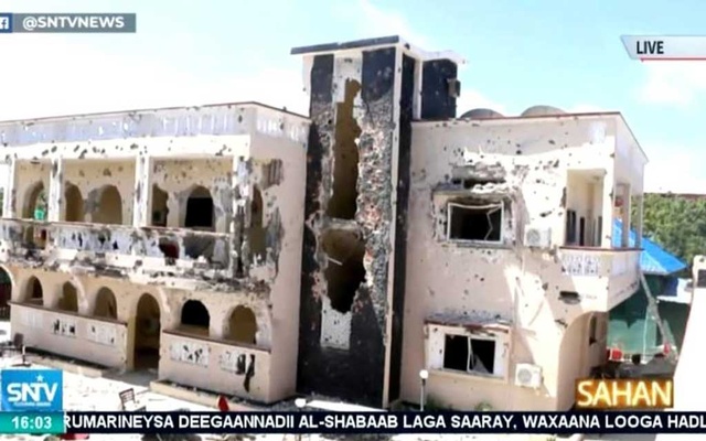 Car bomb, hotel siege kill 26 in Somalia