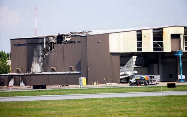 Ten people killed when private plane crashes into Texas hangar