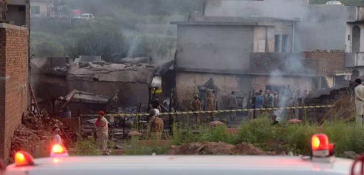 Pakistan army plane crashes into houses killing 17