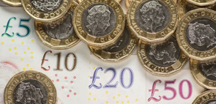 Pound falls lower on no-deal Brexit prospect