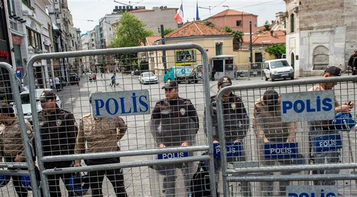 Turkey orders arrest of 122 military personnel