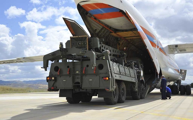 Turkey begins receiving Russian missiles