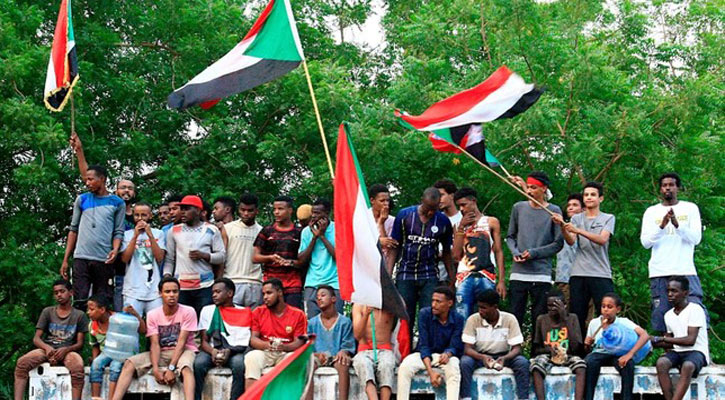 Sudan military and opposition finalize power sharing deal