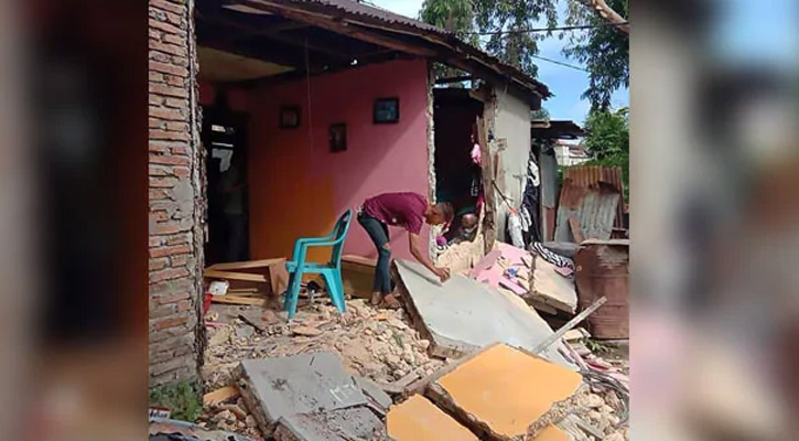 6.5-magnitude earthquake strikes Indonesia