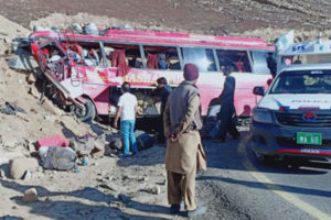 23 killed, 18 injured in Pakistan bus accident