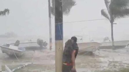 5 dead as Dorian triggers massive flooding in Bahamas