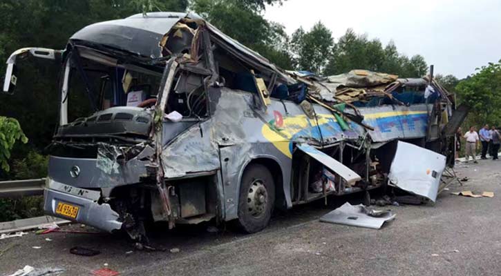 36 killed as coach hits truck in China