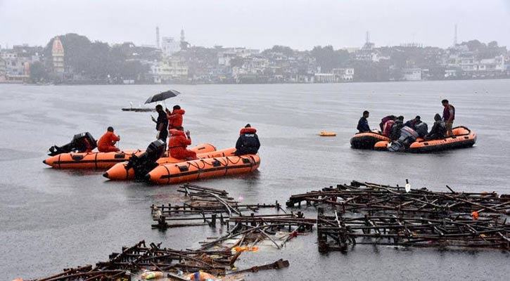 12 dead, dozens missing in India boat capsize