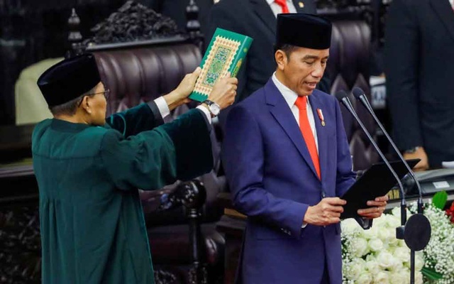 Widodo sworn in amid high security