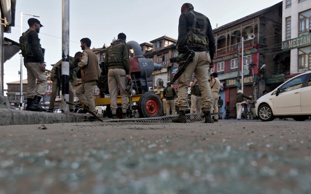 3 militants, 2 civilians killed in Kashmir