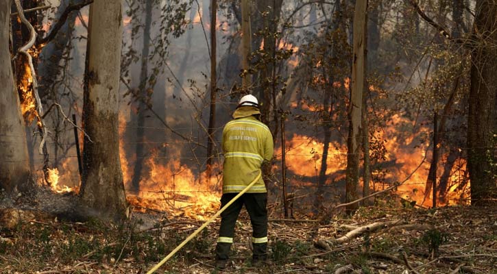 Worst of Australia’s bushfires ‘still ahead’