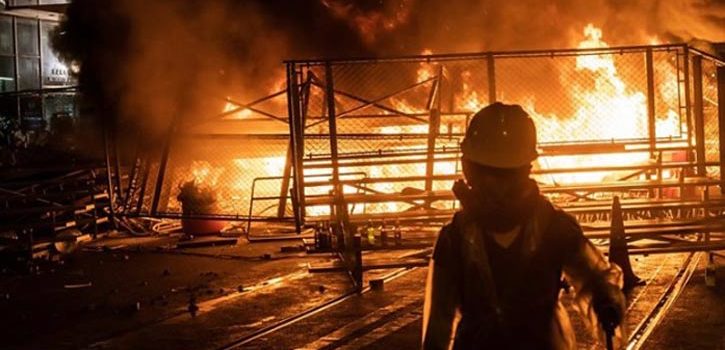100 protesters still barricaded in Hong Kong campus