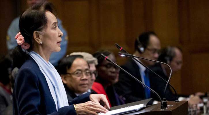 Myanmar Rohingya: Suu Kyi cuts a haunted figure in court