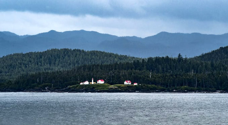 6.3 magnitude earthquake strikes spot west of Port Hardy, Canada