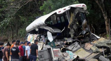 At least 20 dead in bus crash in eastern Guatemala
