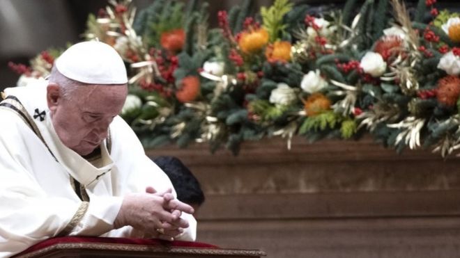 Pope Francis kicks off Christmas celebrations