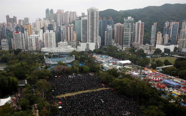 Thousands march in HK on New Year’s Day