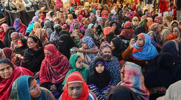 1,500 women block Delhi road over CAA