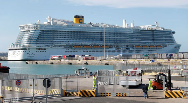 Thousands on cruise ship allowed to disembark after tests