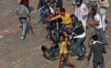 20 dead as India riots escalate